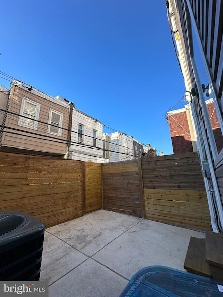 Building Photo - 1636 S Bailey St