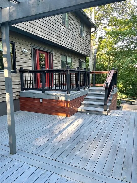 Building Photo - 627 Thomas Way