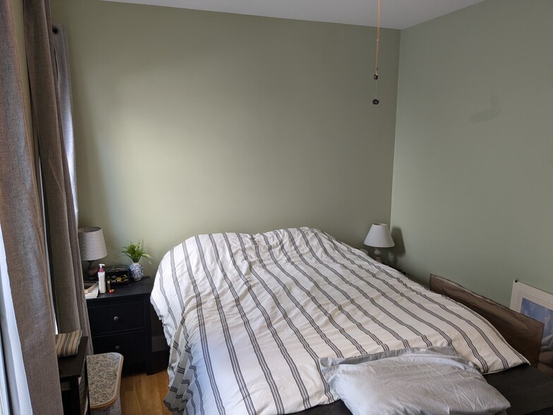 Bedroom - 8 Cedar Street