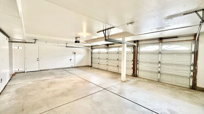 Building Photo - Awesome Two-Story Home, Recently & Freshly Updated, just minutes to downtown Fallbrook!