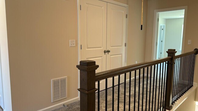 Building Photo - 897 Falls Grove Trl