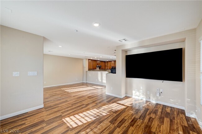 Building Photo - 2054 Waterlily View St