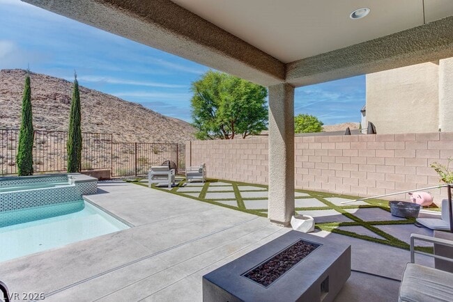 Building Photo - 12735 Coastline Shadow St