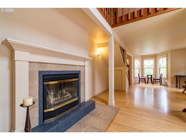 Building Photo - New Price! Custom Home