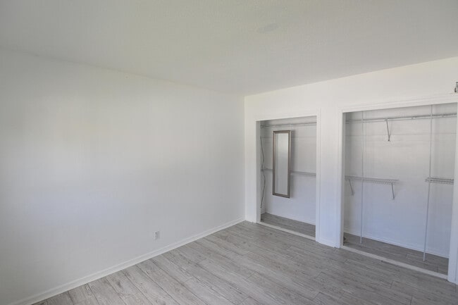 Building Photo - 2260 NE 5th Ave