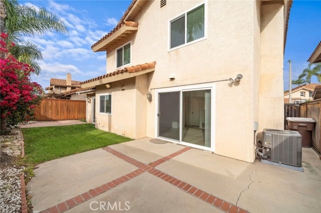 Building Photo - 15 Romero