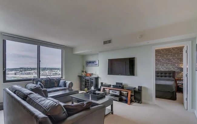 Building Photo - 2451 Midtown Ave