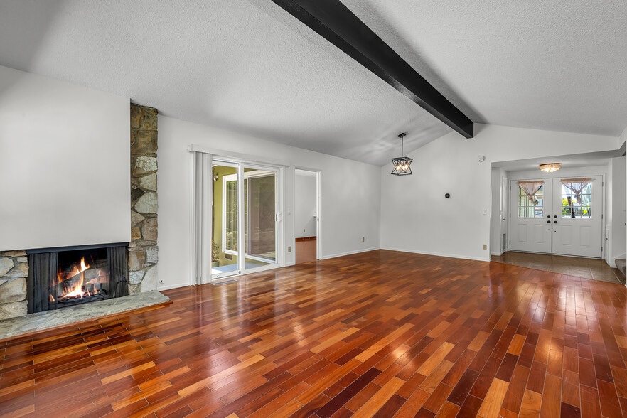Building Photo - 4076 Tropico Way