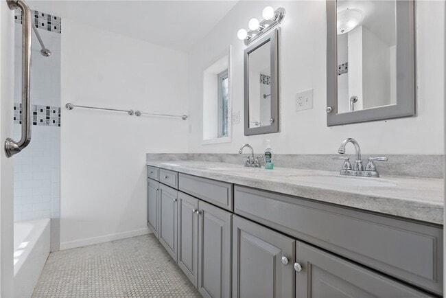 Building Photo - 2703 Allen Forest Dr