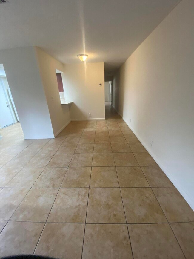 Building Photo - 7931 SW 10th St