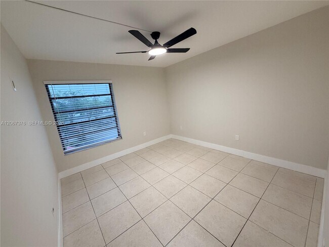 Building Photo - 5900 SW 127th Ave