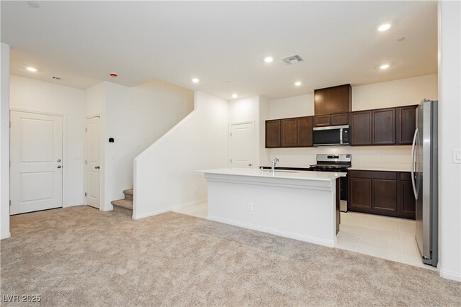 Building Photo - 2768 V. Napoli