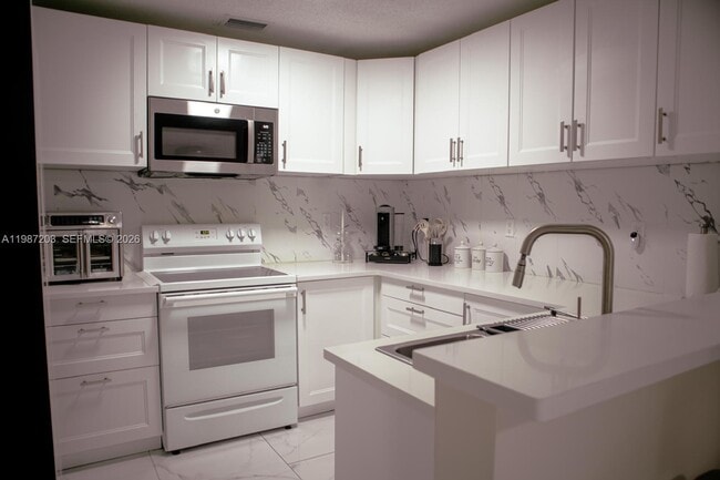 Building Photo - 15022 SW 143rd Terrace