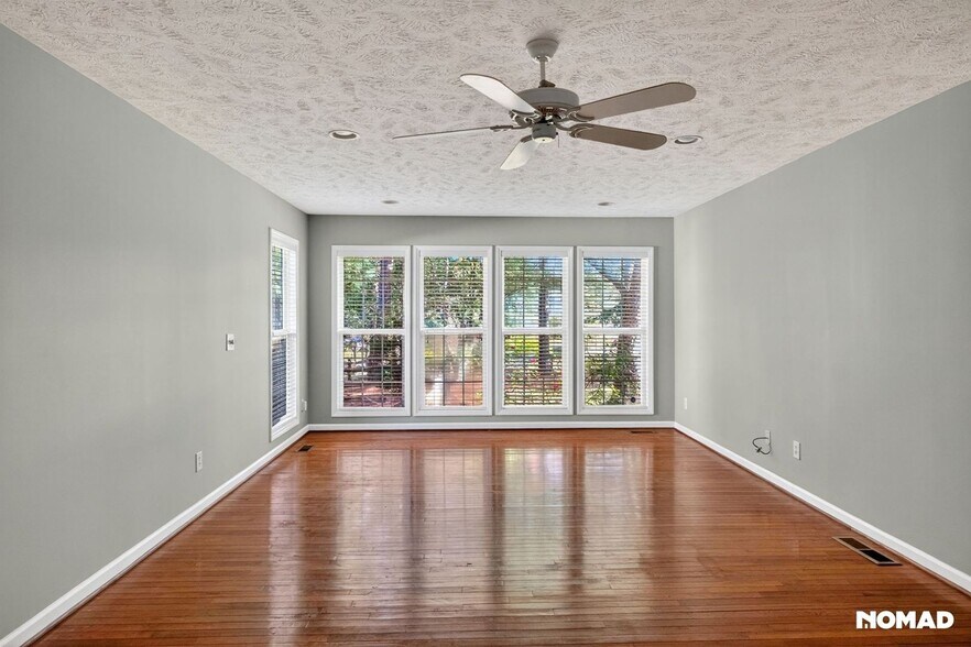 Building Photo - 124 Pinesage Dr