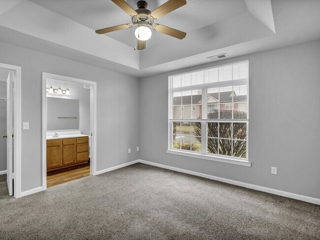 Building Photo - Walking Trails*******Castle School System********Large 3 Bedroom