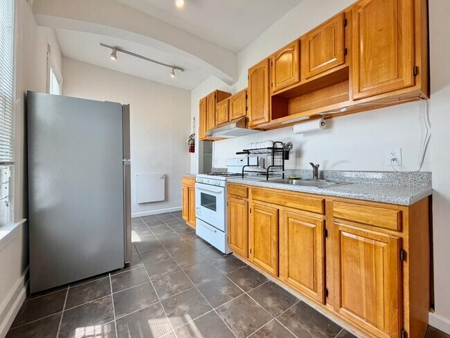 Building Photo - 514 Monastery Pl