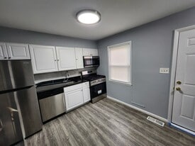 Building Photo - 3615 Mohawk Ave