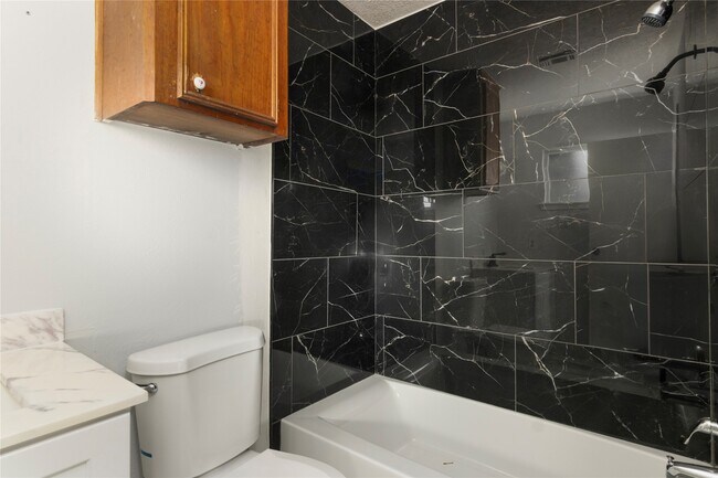 Building Photo - 4158 Bermuda Dr