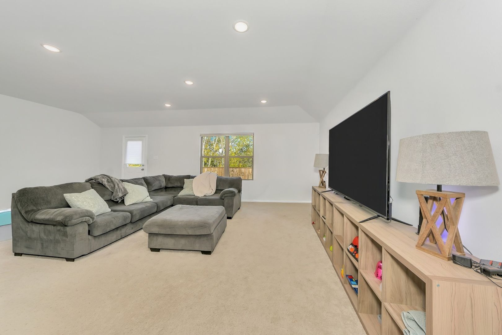 Building Photo - 2213 Pacific Ave