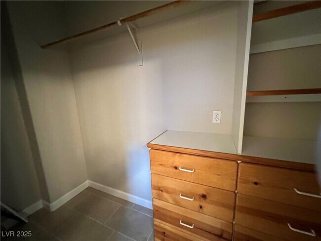 Building Photo - 8824 Iron Hitch Ave