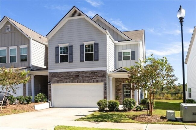 Building Photo - 133 Madison Bend