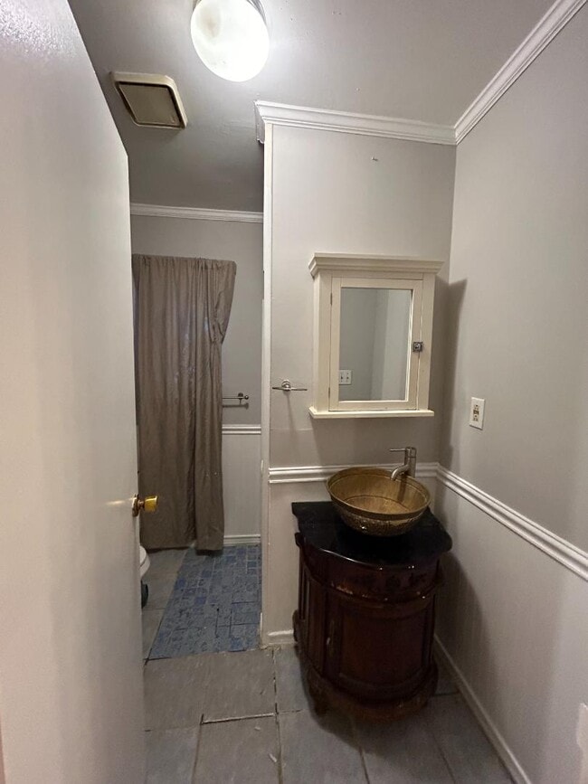 Building Photo - 2707 Fairlawn St