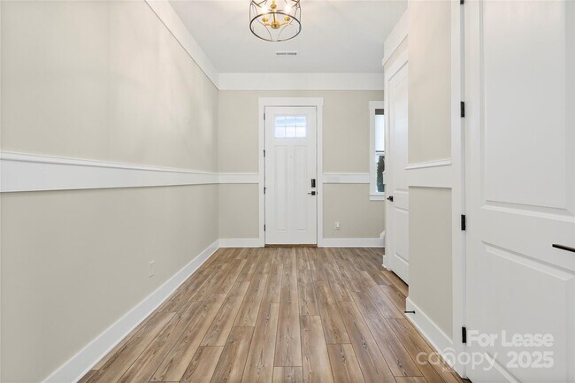 Building Photo - 1109 Masefield Ave