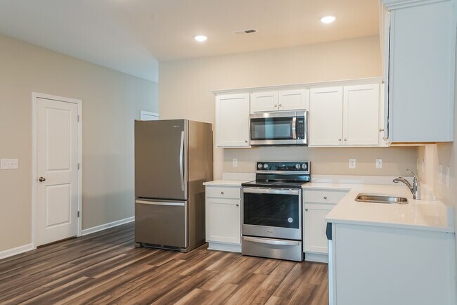 Building Photo - 547 Landing View Dr