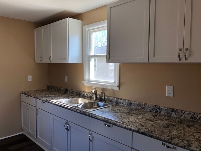 Building Photo - Comfortable Family Home in Prime Colona Location