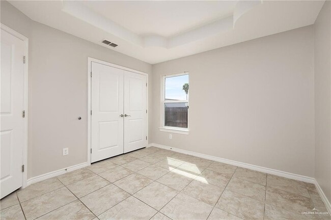 Building Photo - 5524 Xenops Ave