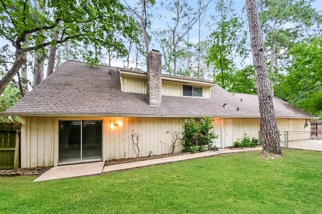 Building Photo - 16911 Memorial Oaks Ln