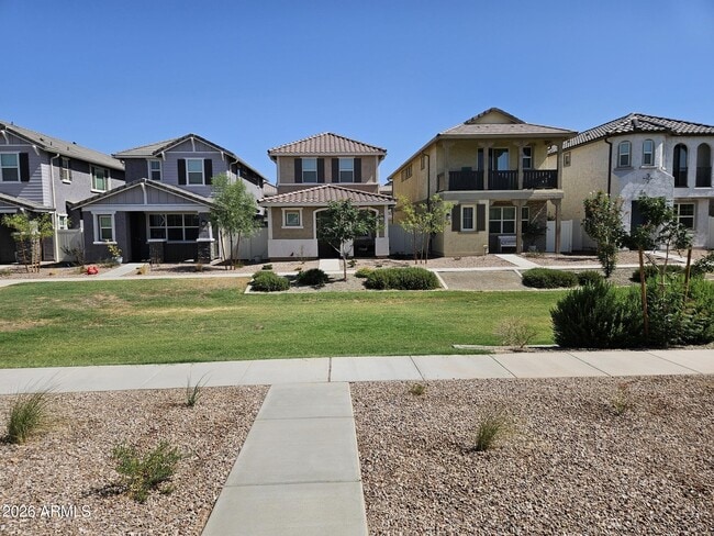 Building Photo - 3353 S Primrose