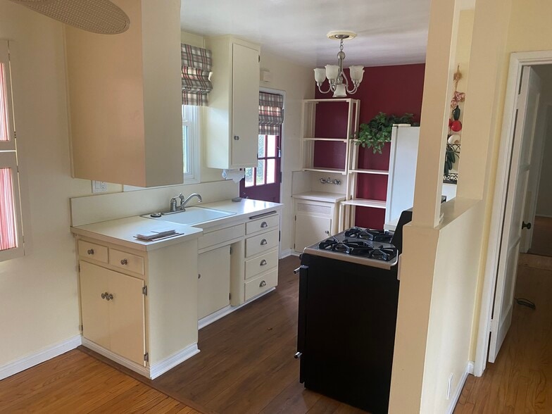 Building Photo - 5808 E Marita St