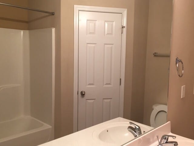 Building Photo - 3 bedroom 2 bath home in Stewarts Creek area.