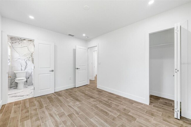 Building Photo - 2318 S Hubert Ave