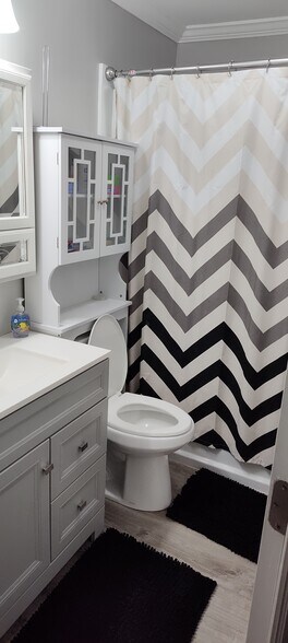 Building Photo - 113 Bettie St