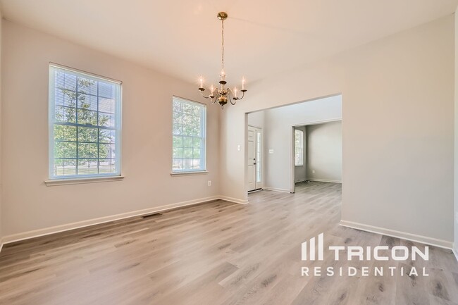 Building Photo - 611 China Clipper Cir