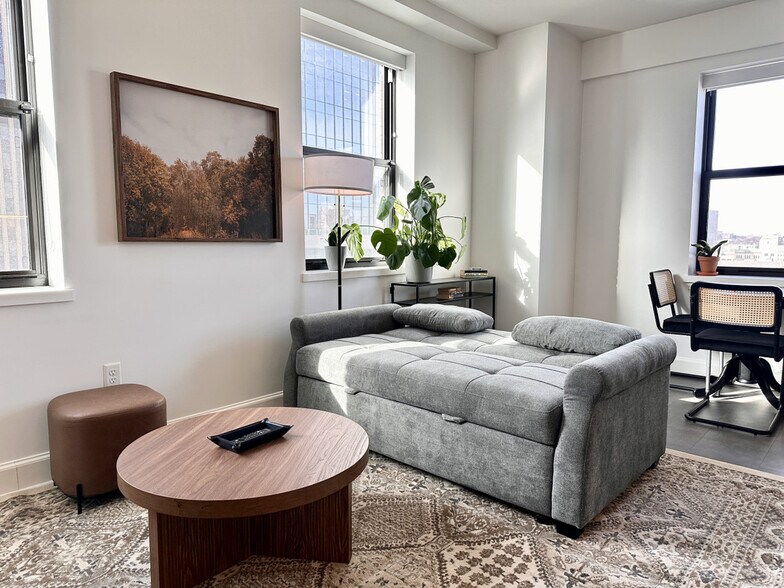 Building Photo - 758 N Broadway