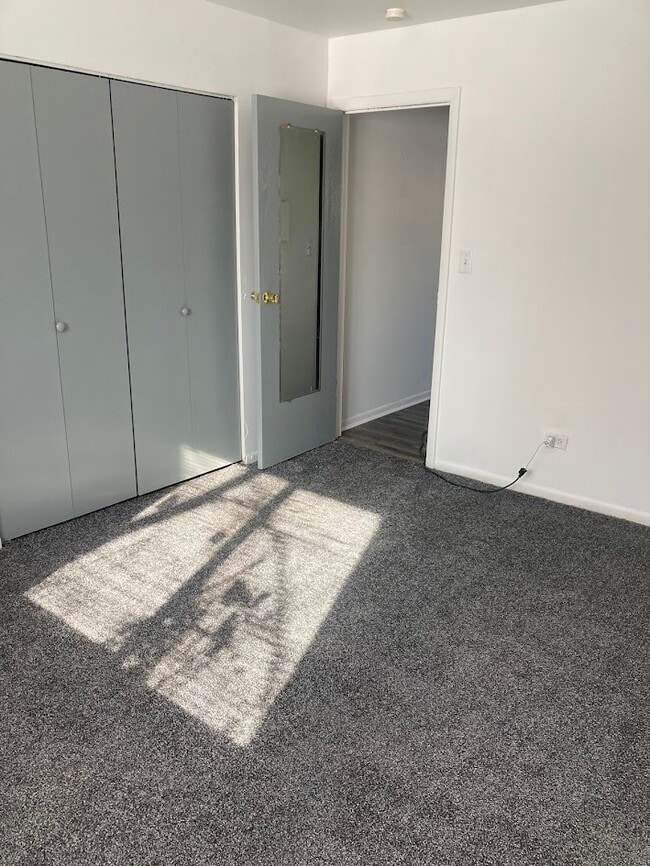 Building Photo - 92 Olesen Dr