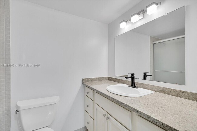 Building Photo - 2940 N Course Dr
