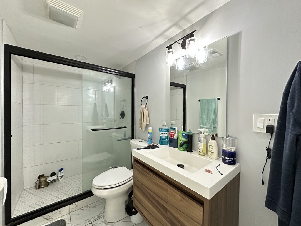 Building Photo - 1731 N Mozart St