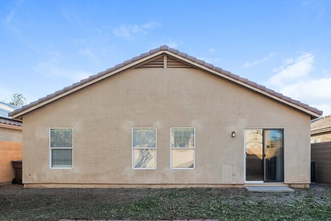 Building Photo - 4090 E Silverbell Rd