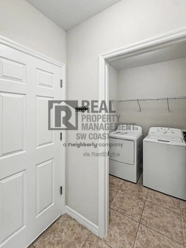 Building Photo - 7317 Mikasa Dr
