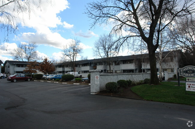 Building Photo - Eastwood Gardens