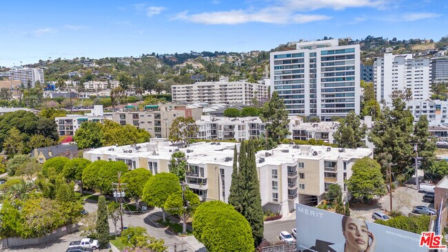 Building Photo - 8535 W Knl Dr