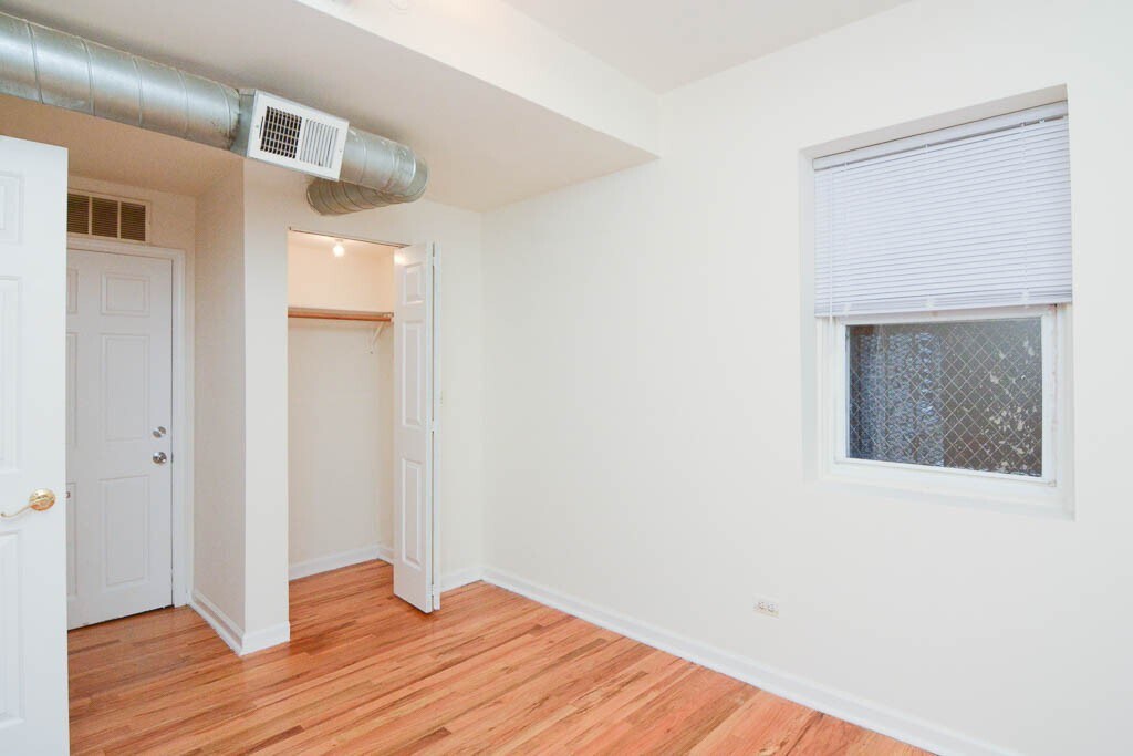 Building Photo - 3909 N Janssen Ave