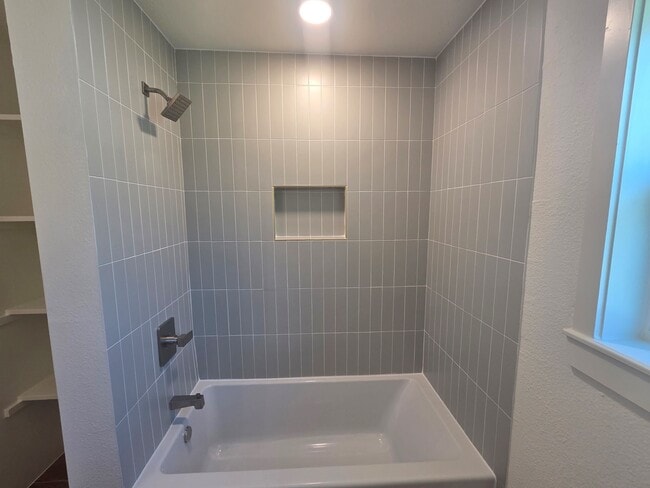 Building Photo - 803 Coleman St