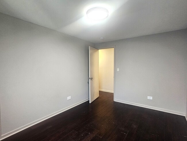 Building Photo - 841 Oxford Pl