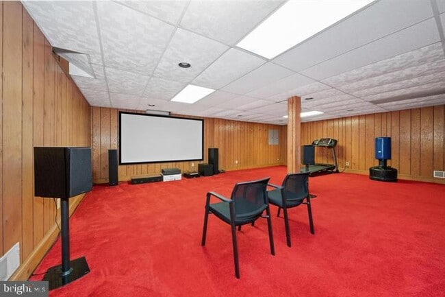 Building Photo - 253 Peoples Way