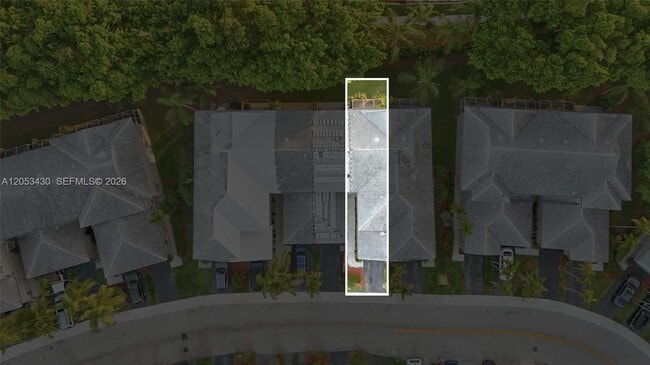 Building Photo - 2066 Madeira Dr
